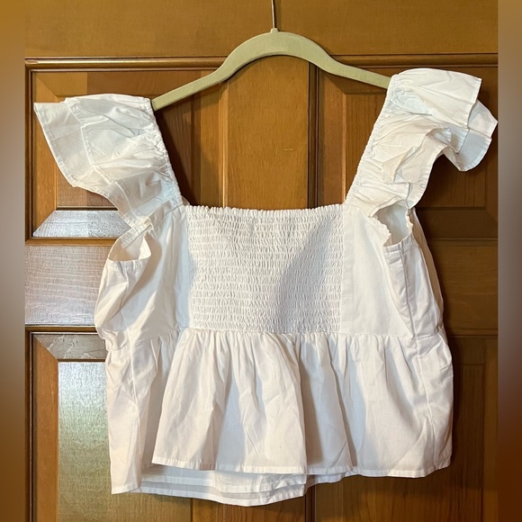 Abercrombie and fitch crop ruffled top. White. Size Large. - Picture 2 of 2